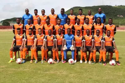 Imagem que mostra a equipa da UD Songo